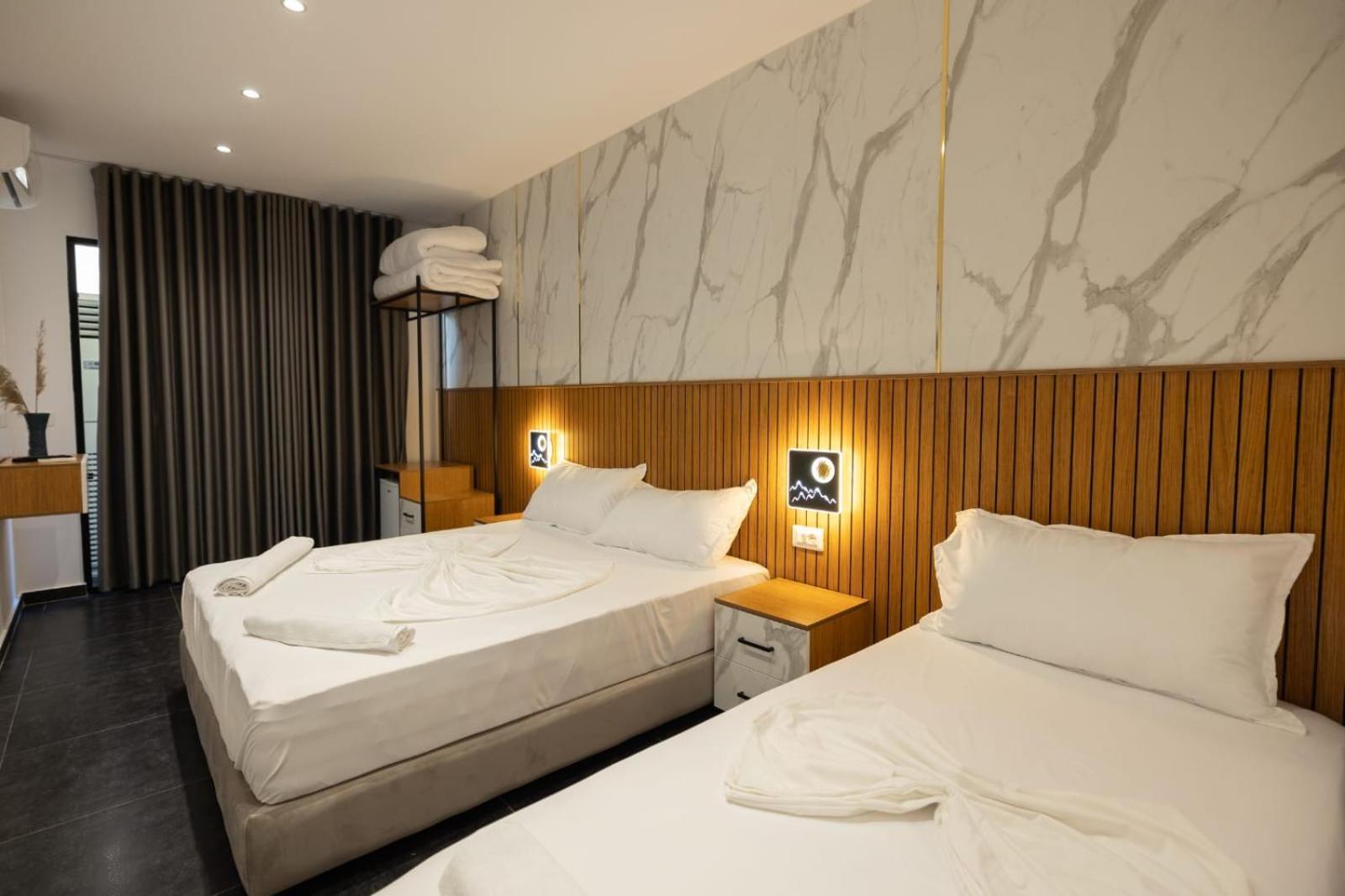 Aglon Twin'S Hotel Vlore Ngoại thất bức ảnh