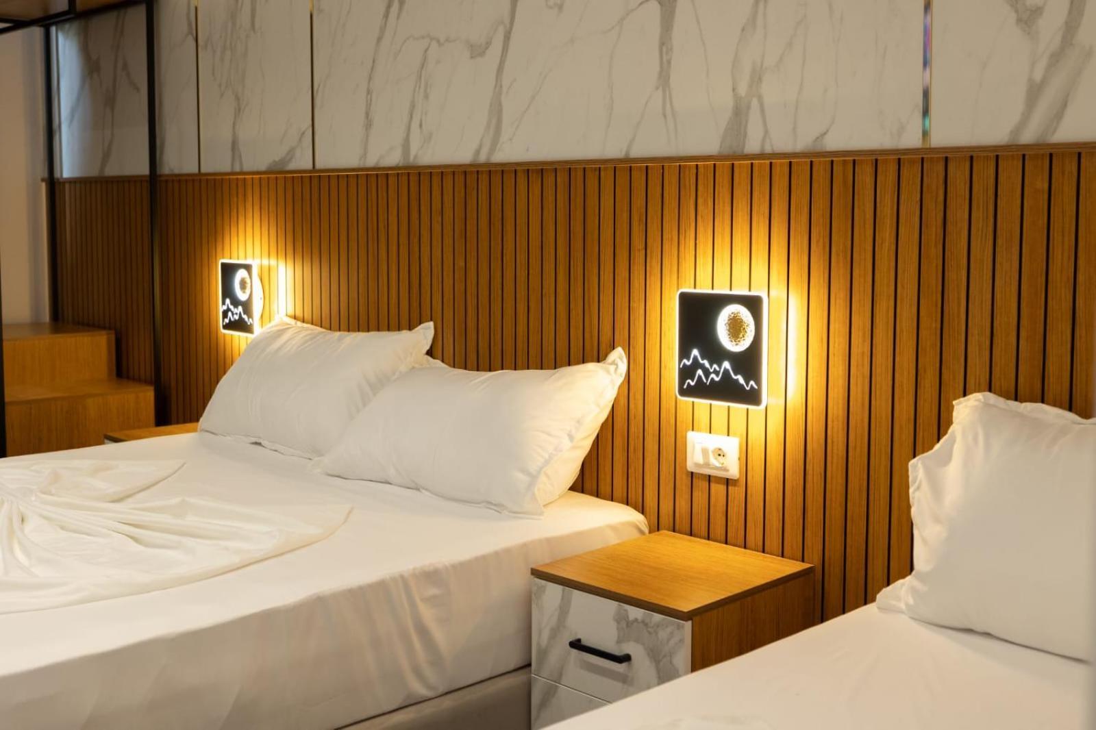 Aglon Twin'S Hotel Vlore Ngoại thất bức ảnh