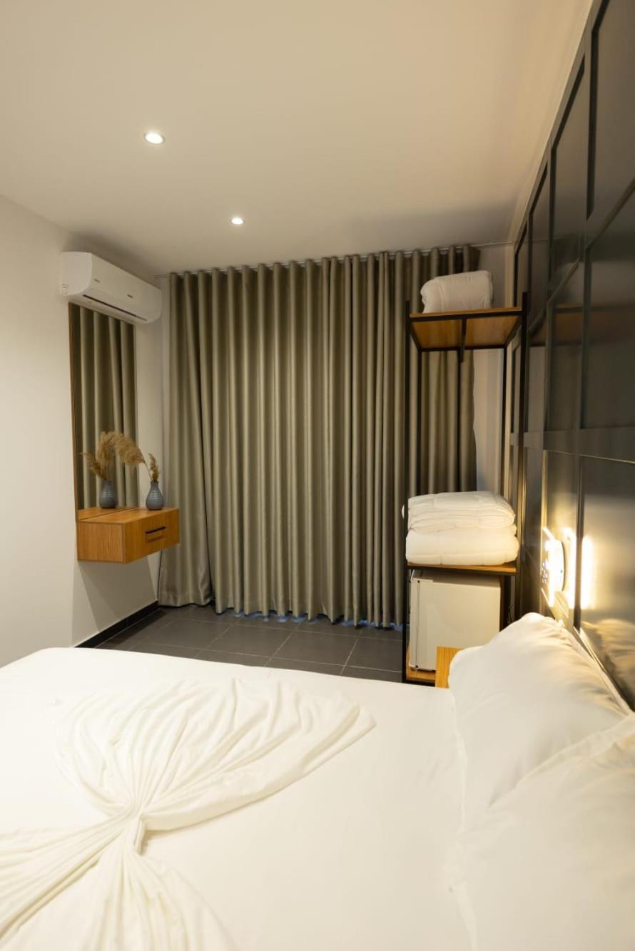 Aglon Twin'S Hotel Vlore Ngoại thất bức ảnh