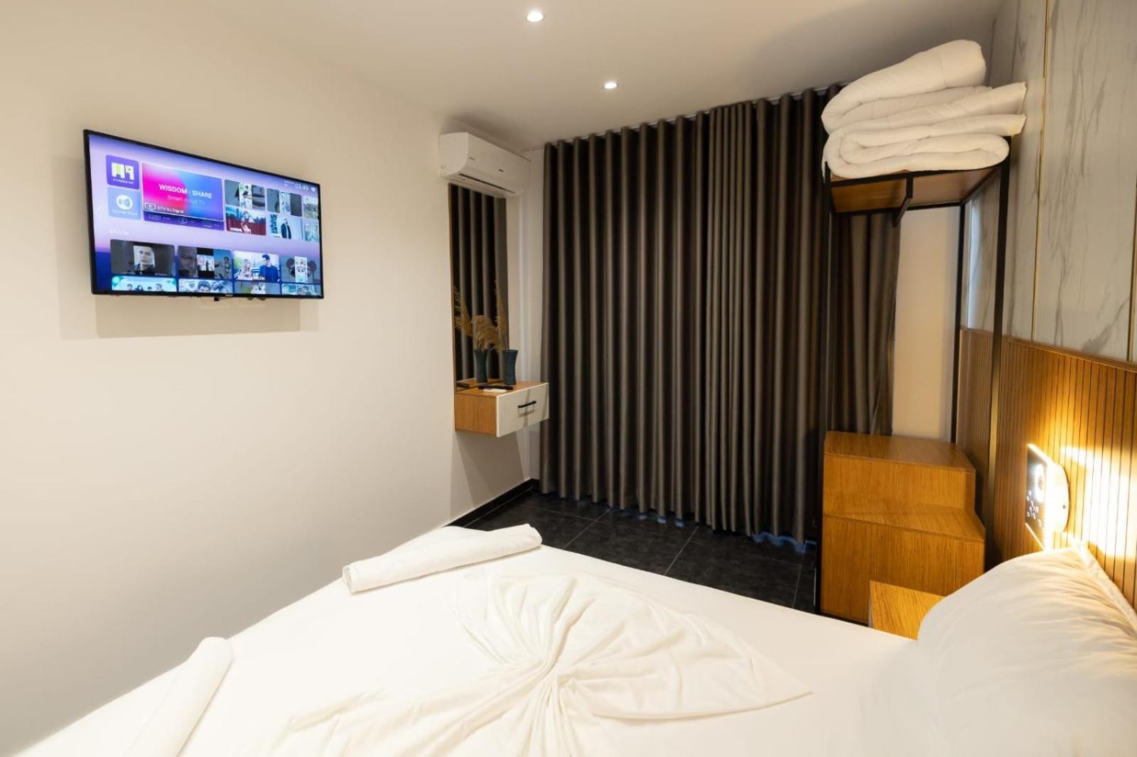 Aglon Twin'S Hotel Vlore Ngoại thất bức ảnh