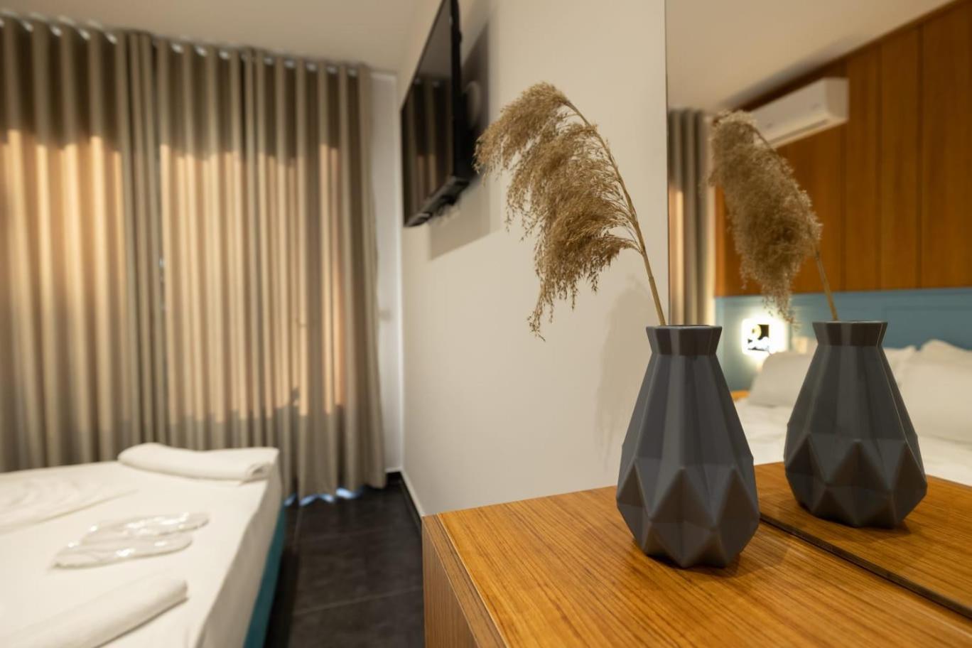Aglon Twin'S Hotel Vlore Ngoại thất bức ảnh