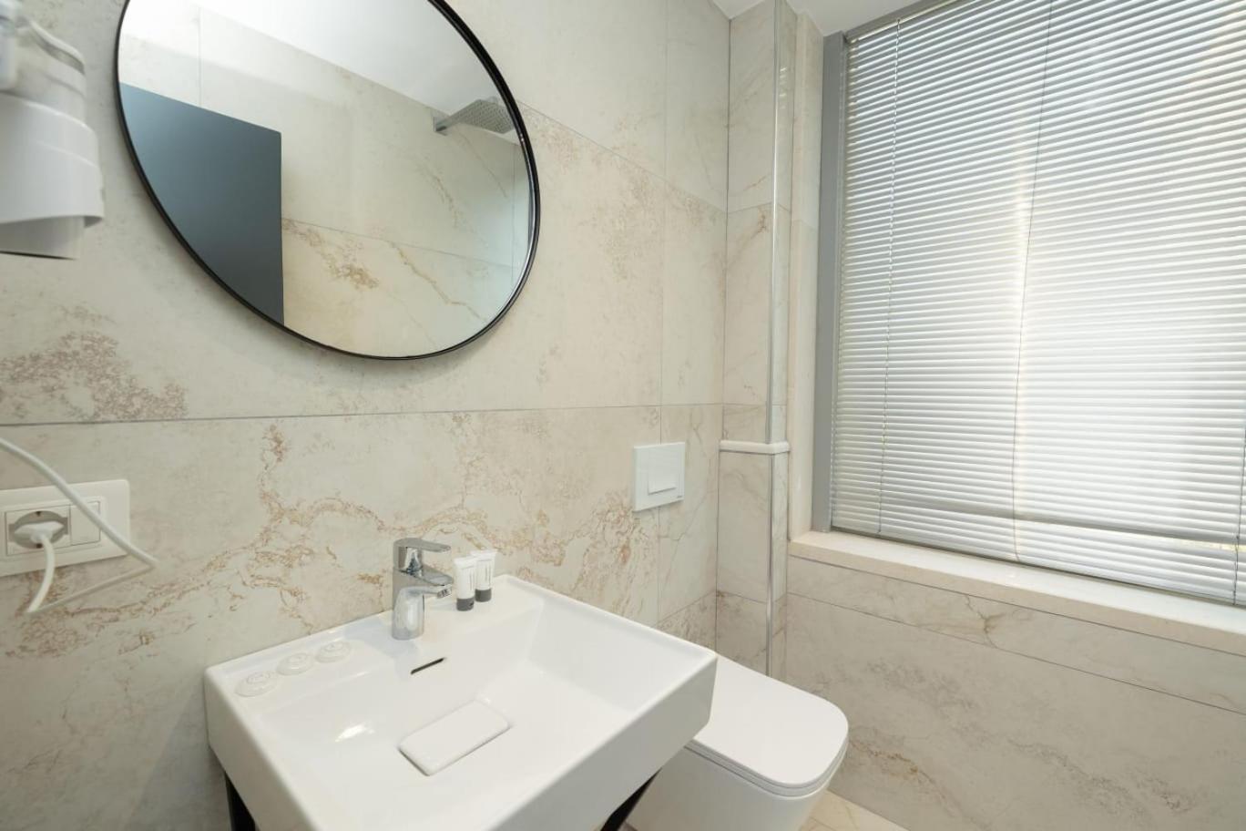 Aglon Twin'S Hotel Vlore Phòng bức ảnh
